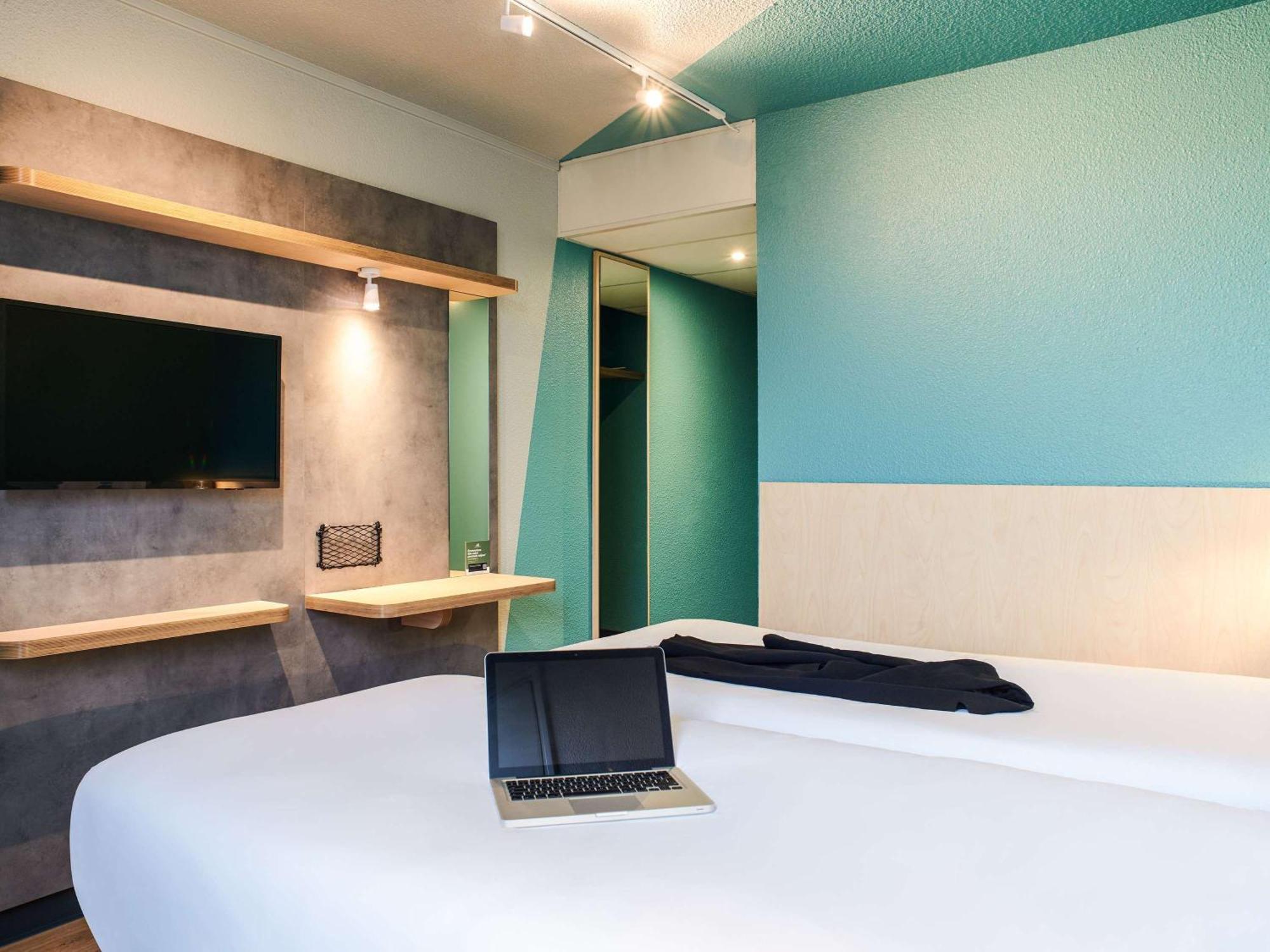 Hotel Ibis Budget Nantes Ouest Atlantis Couëron エクステリア 写真