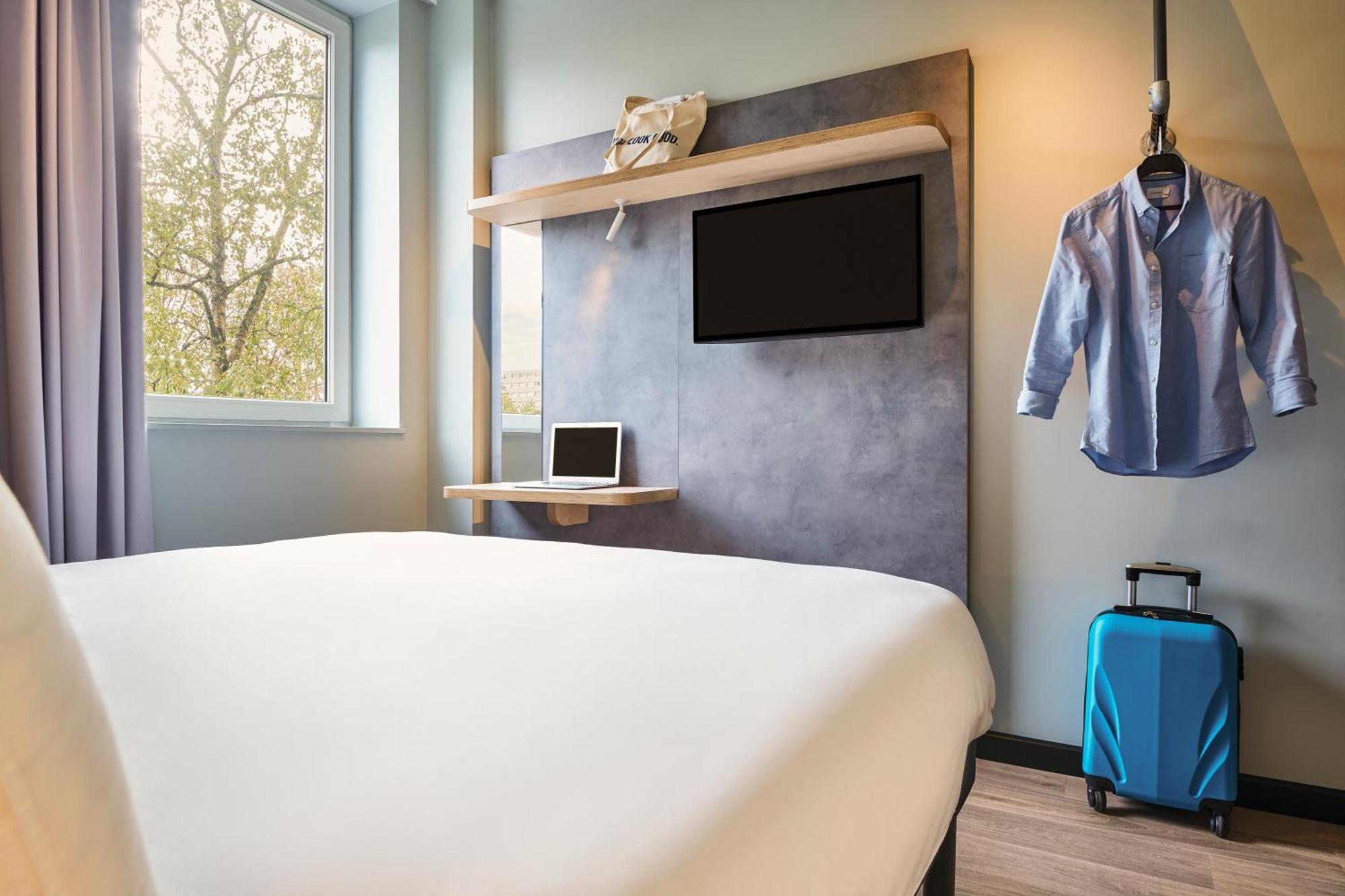 Hotel Ibis Budget Nantes Ouest Atlantis Couëron エクステリア 写真