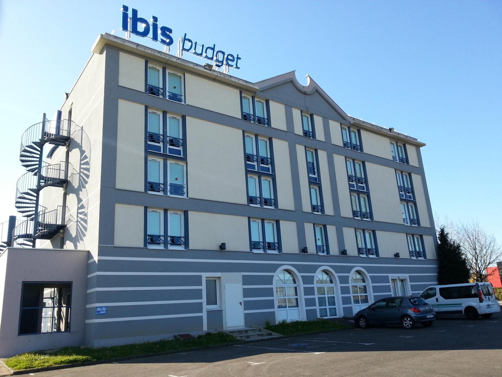 Hotel Ibis Budget Nantes Ouest Atlantis Couëron エクステリア 写真