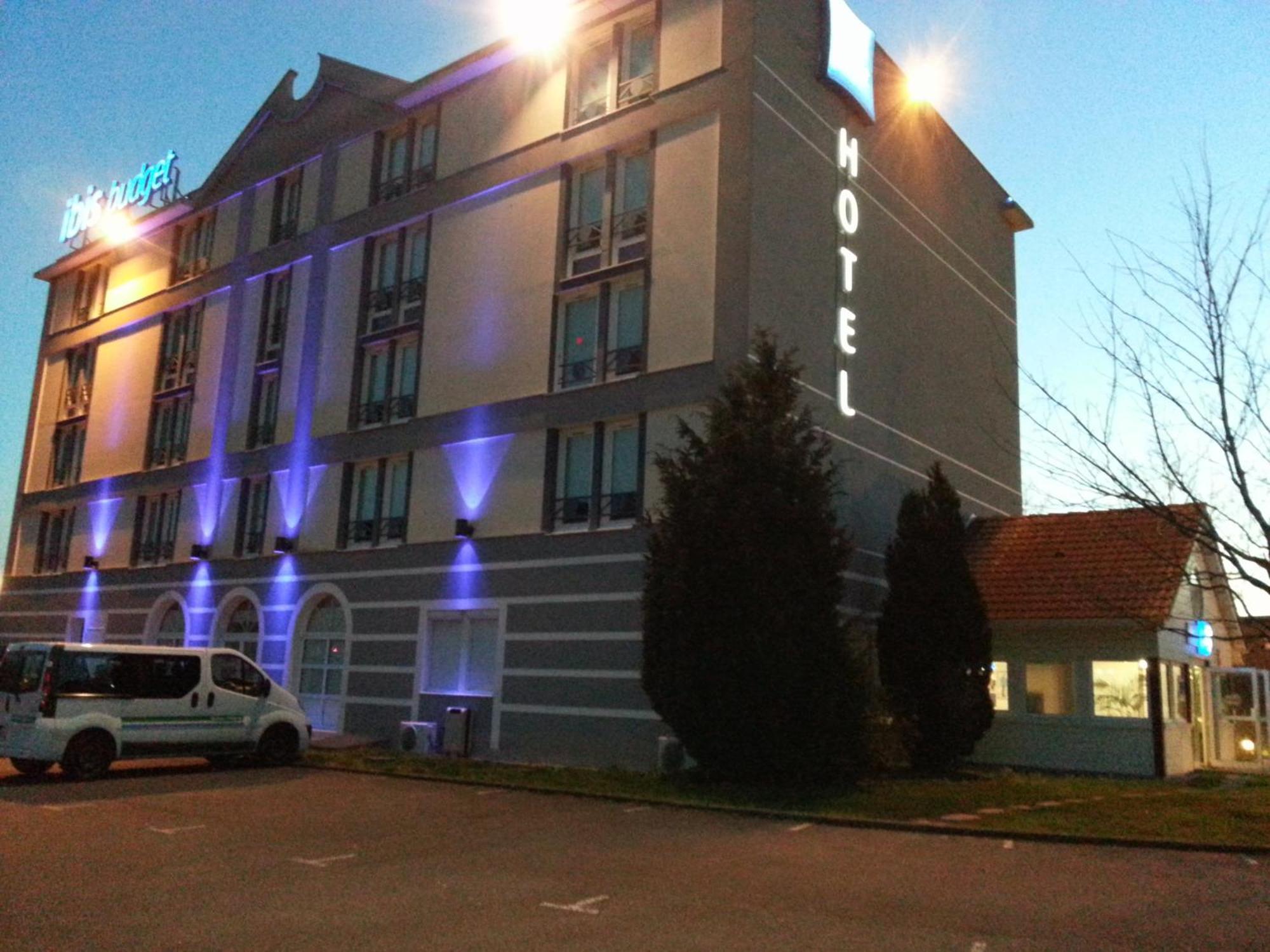 Hotel Ibis Budget Nantes Ouest Atlantis Couëron エクステリア 写真