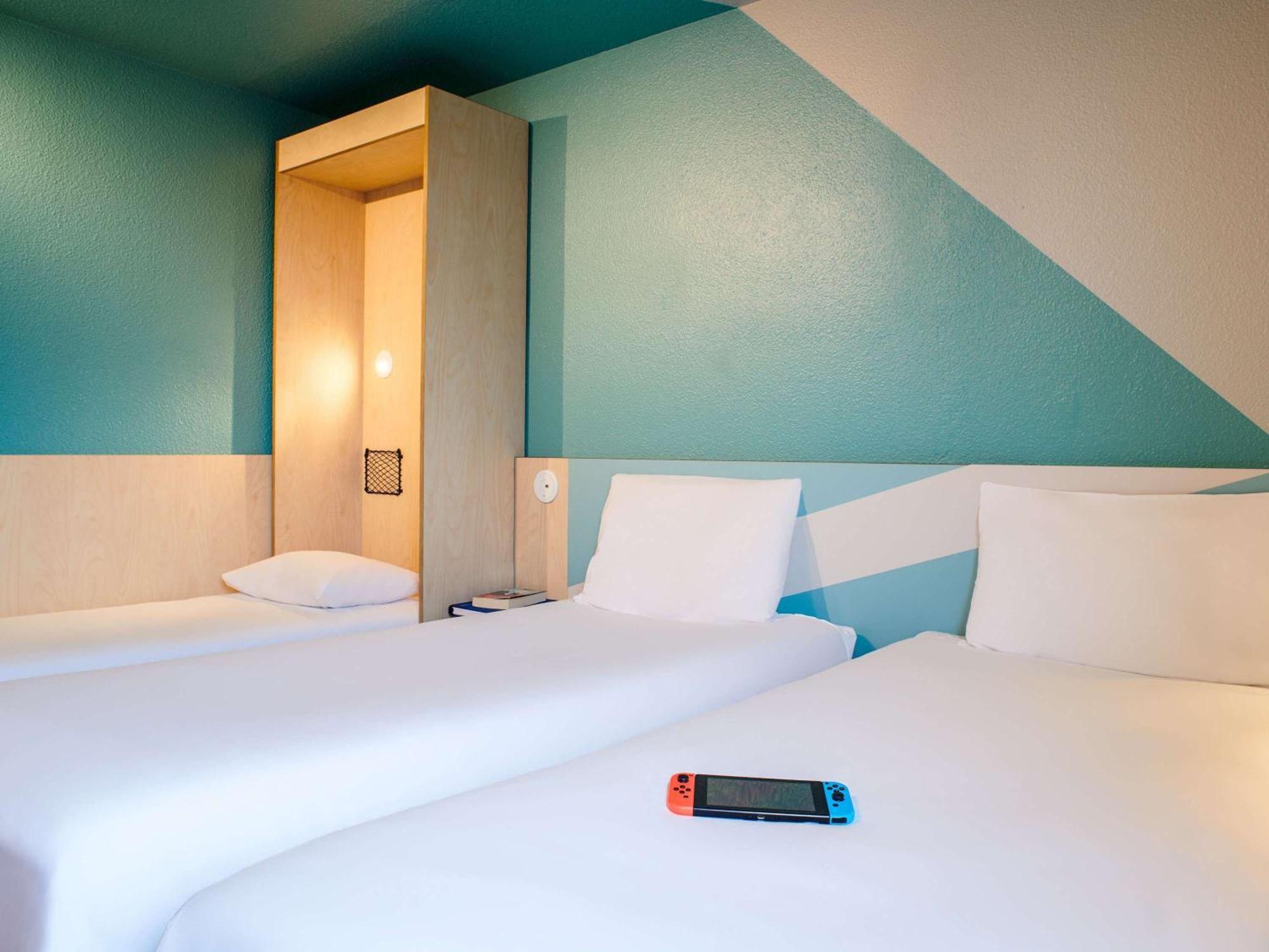 Hotel Ibis Budget Nantes Ouest Atlantis Couëron エクステリア 写真