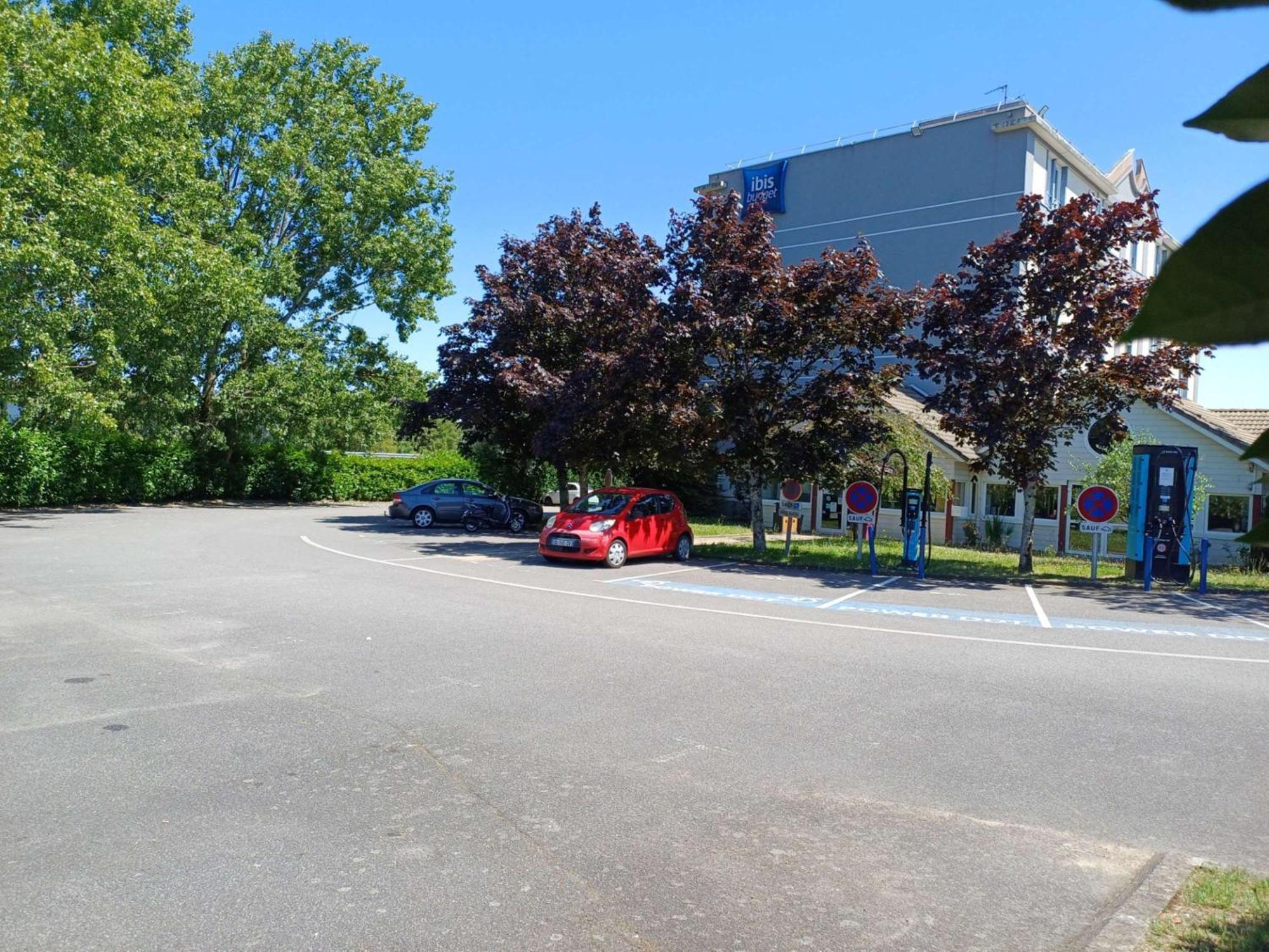 Hotel Ibis Budget Nantes Ouest Atlantis Couëron エクステリア 写真